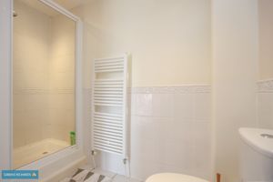 En-suite- click for photo gallery